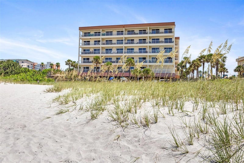 13000 Gulf Blvd #211, Madeira Beach, FL 33708