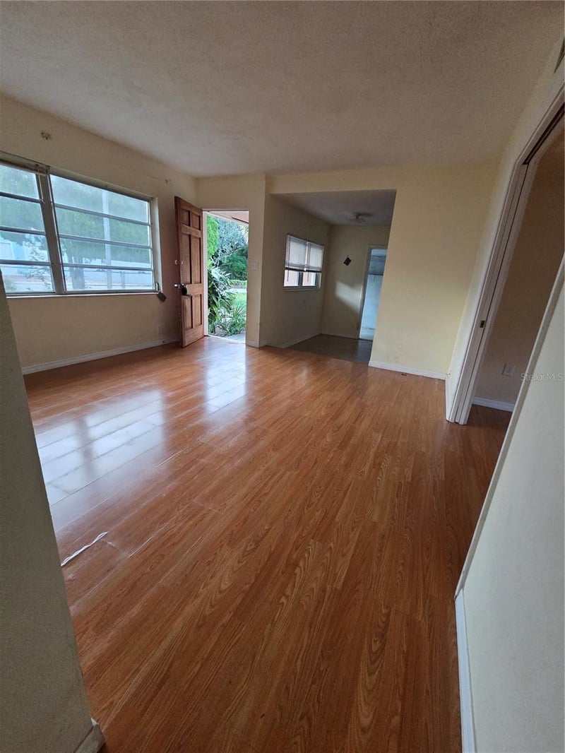 350 N Levis Ave, Tarpon Springs, FL 34689