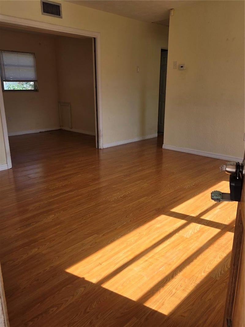 350 N Levis Ave, Tarpon Springs, FL 34689