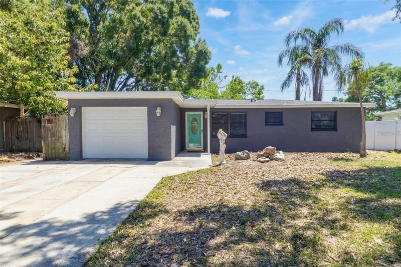 8648 78th Pl, Seminole, FL 33777