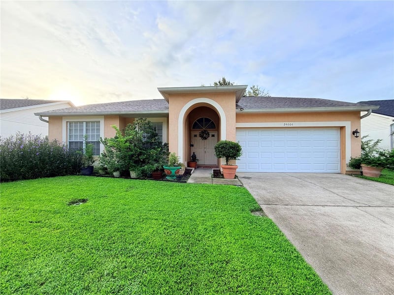 24604 Laurel Ridge Dr, Lutz, FL 33559