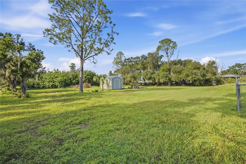 1017 77th St E, Palmetto, FL 34221