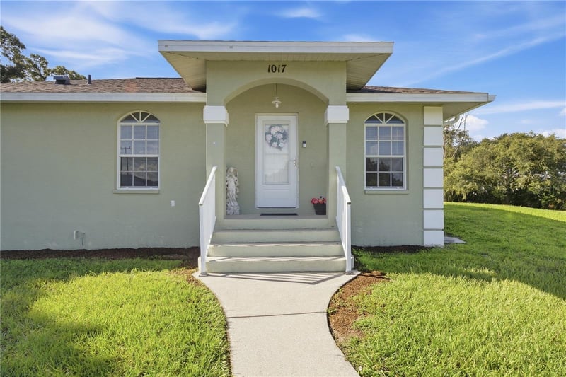 1017 77th St E, Palmetto, FL 34221