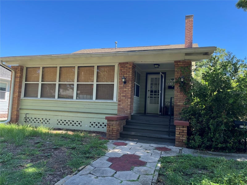 2721 - 2721.5 Burlington Ave N, St Petersburg, FL 33713