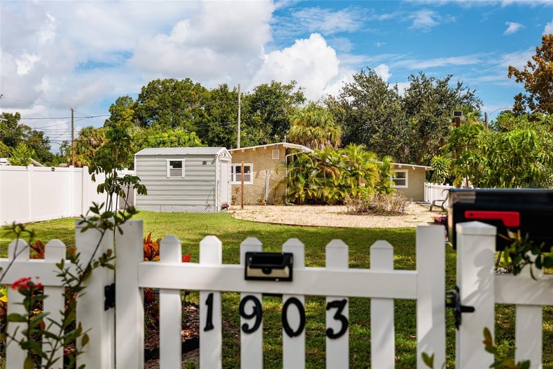 1903 30th Ave N, St Petersburg, FL 33713