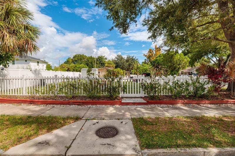 1903 30th Ave N, St Petersburg, FL 33713
