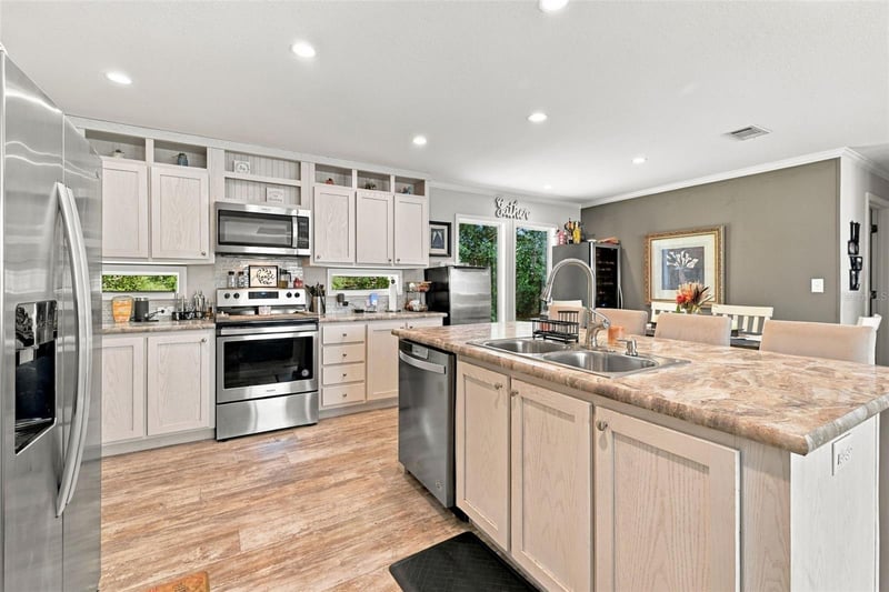 15247 Loma Ave, Spring Hill, FL 34610