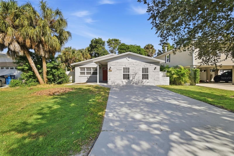 1751 Mississippi Ave NE, St Petersburg, FL 33703