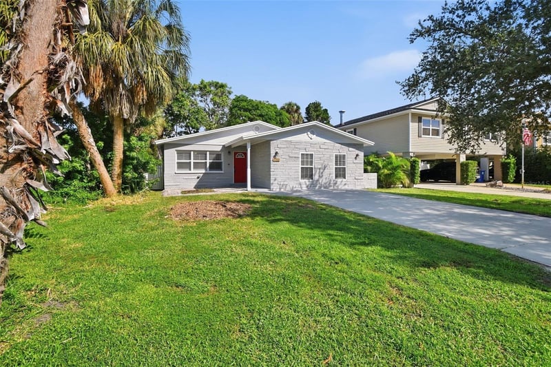 1751 Mississippi Ave NE, St Petersburg, FL 33703