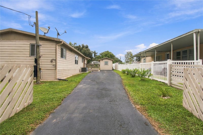 14934 Douglas St, Dade City, FL 33525
