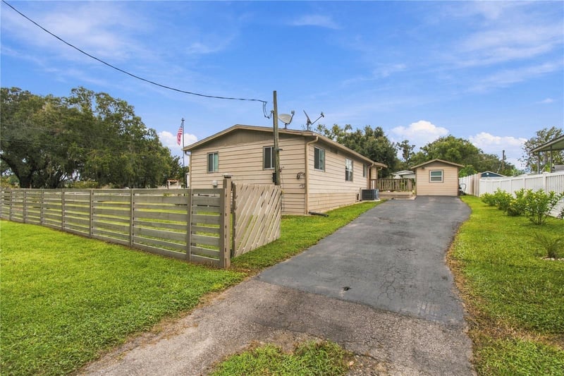 14934 Douglas St, Dade City, FL 33525