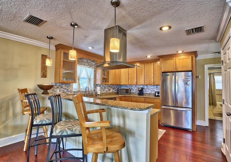 5433 Essex Ave S, Gulfport, FL 33707