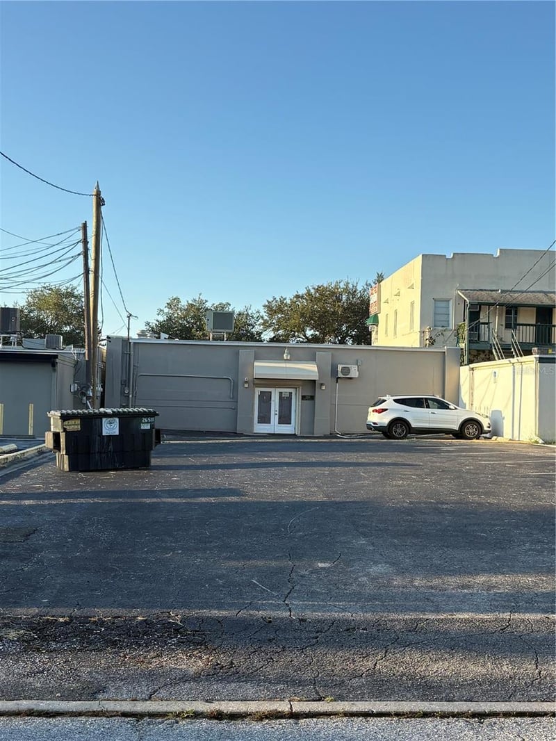 200 W Bay Dr, Largo, FL 33770