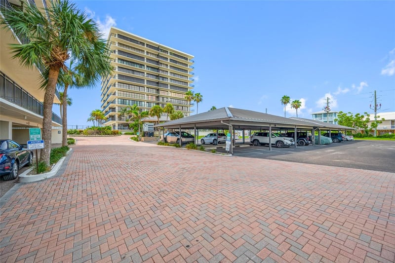 7650 Bayshore Dr #406, Treasure Island, FL 33706