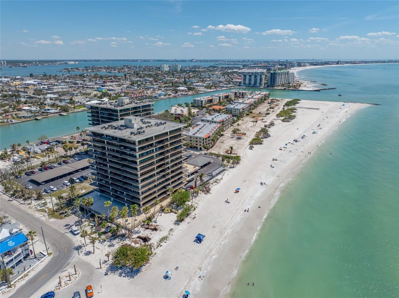 7650 Bayshore Dr #406, Treasure Island, FL 33706