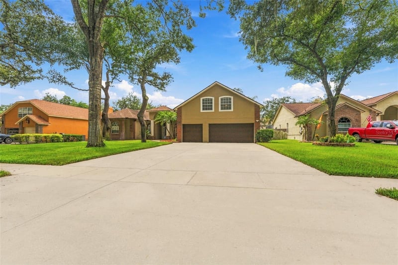 2561 Regal River Rd, Valrico, FL 33596