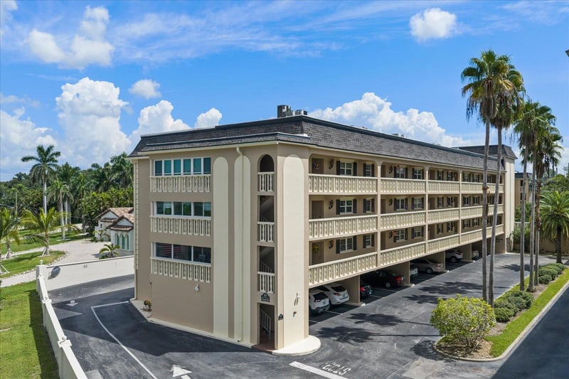 155 Bluff View Dr #209, Belleair Bluffs, FL 33770