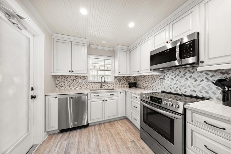 155 Bluff View Dr #209, Belleair Bluffs, FL 33770