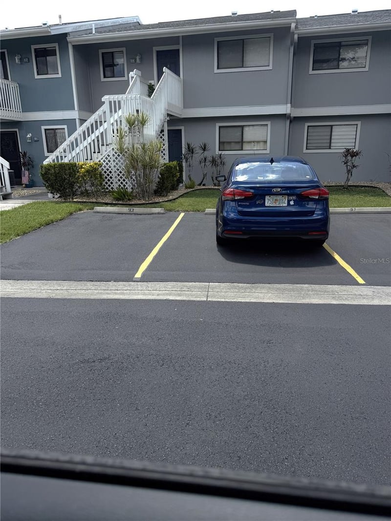 6033 34th St W #93, Bradenton, FL 34210