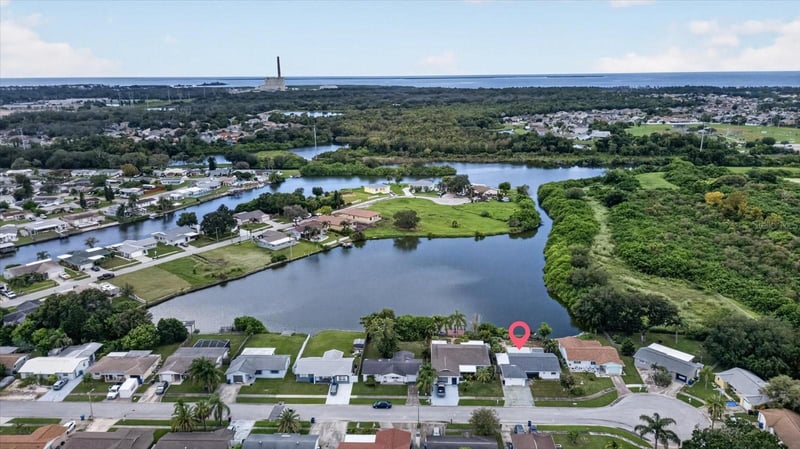 2217 Harrison Dr, Holiday, FL 34691