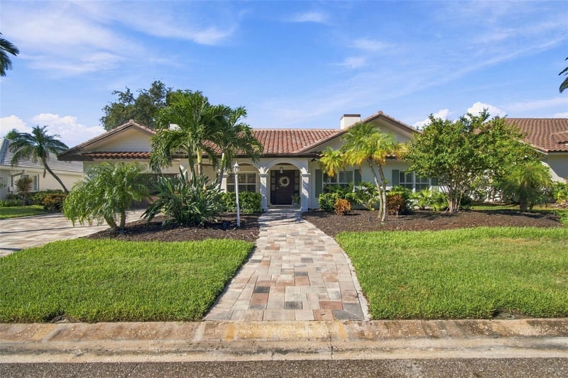 5825 Leeland St S, St Petersburg, FL 33715