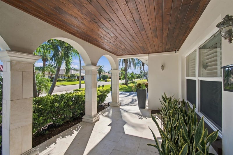 5825 Leeland St S, St Petersburg, FL 33715