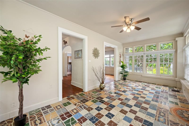 1225 11 St N, St Petersburg, FL 33705