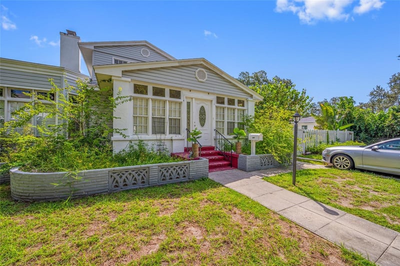 1225 11 St N, St Petersburg, FL 33705