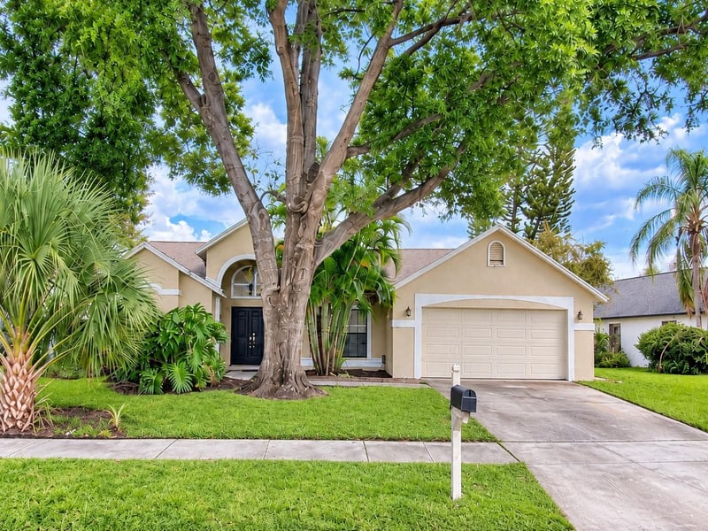 1912 Elk Spring Dr, Brandon, FL 33511