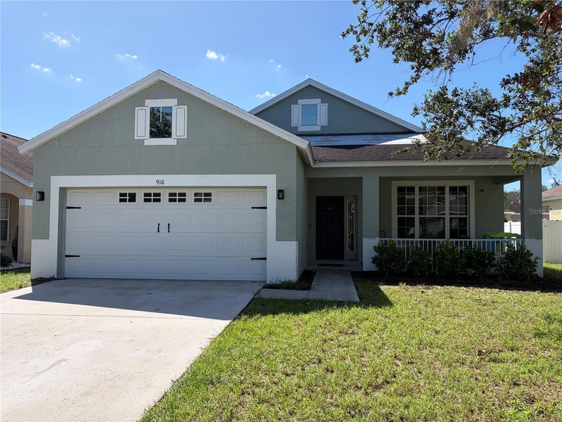 910 15th St NE, Ruskin, FL 33570