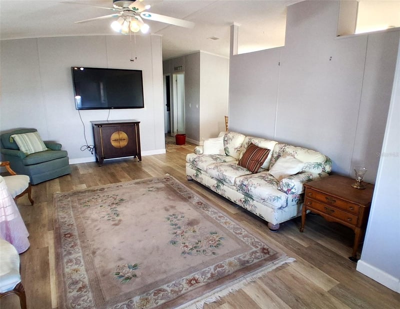 1001 Starkey Rd #468, Largo, FL 33771