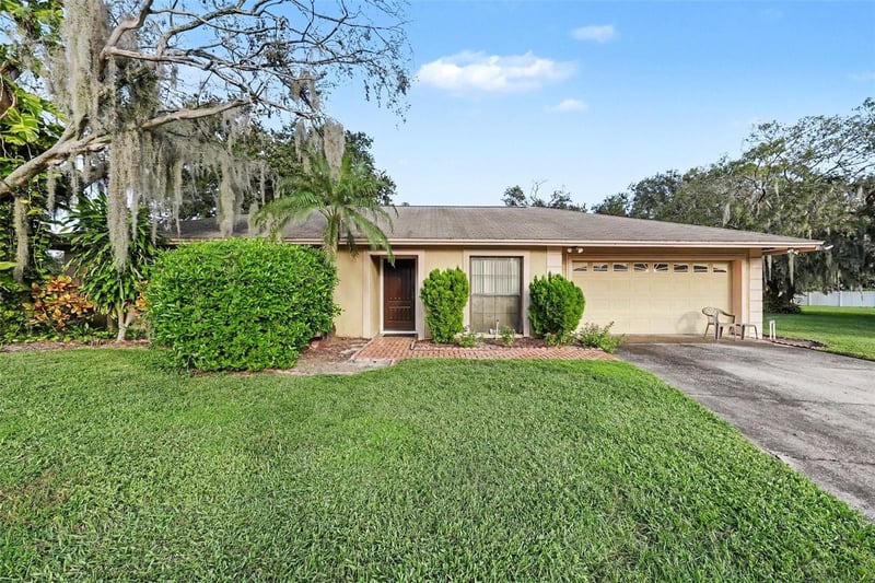 602 Speck Ct, Tampa, FL 33613