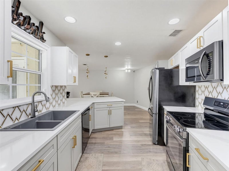 1846 Del Robles Dr, Clearwater, FL 33764