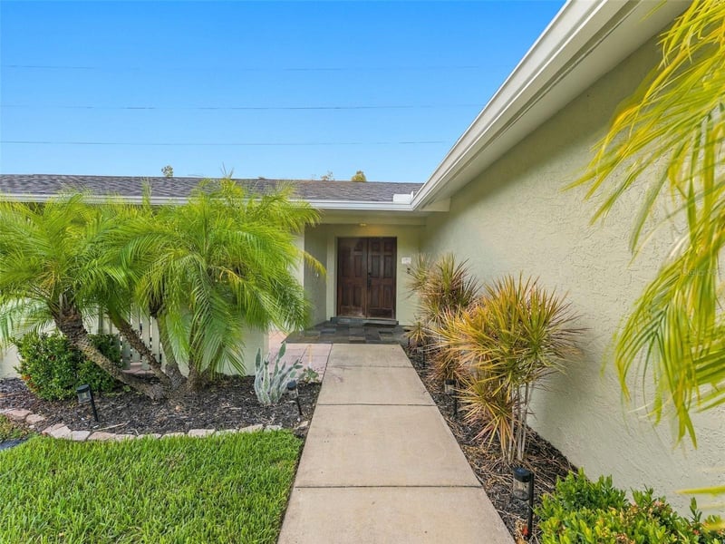 1846 Del Robles Dr, Clearwater, FL 33764