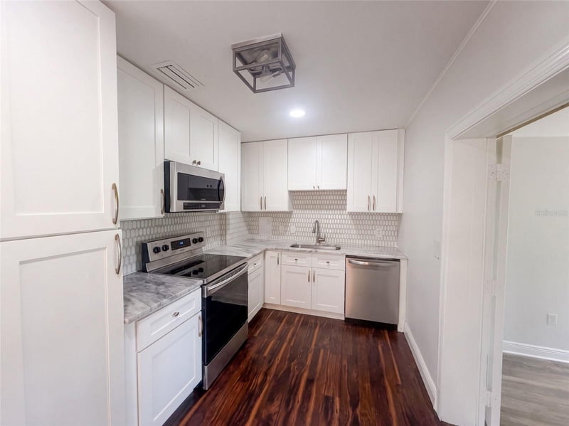 10806 W Elbow Dr, Tampa, FL 33612