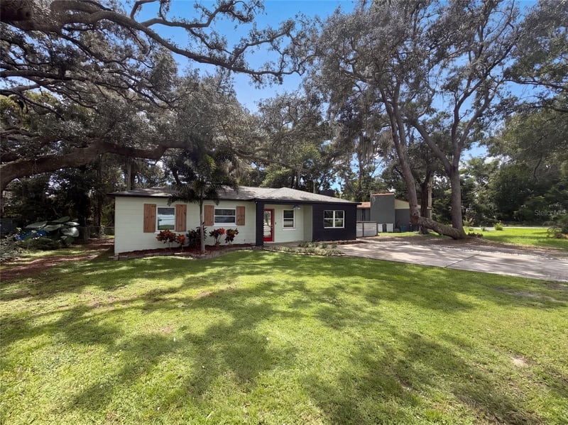 10806 W Elbow Dr, Tampa, FL 33612