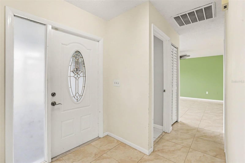 1522 Belle Glade Ave, Sun City Center, FL 33573