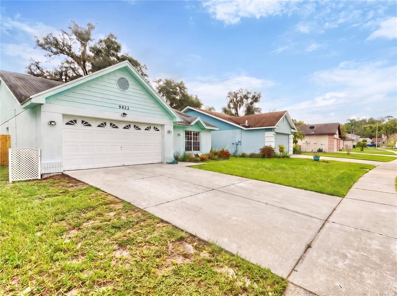 9823 Sir Frederick St, Tampa, FL 33637