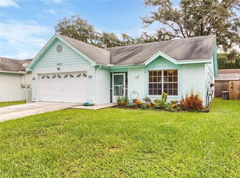 9823 Sir Frederick St, Tampa, FL 33637