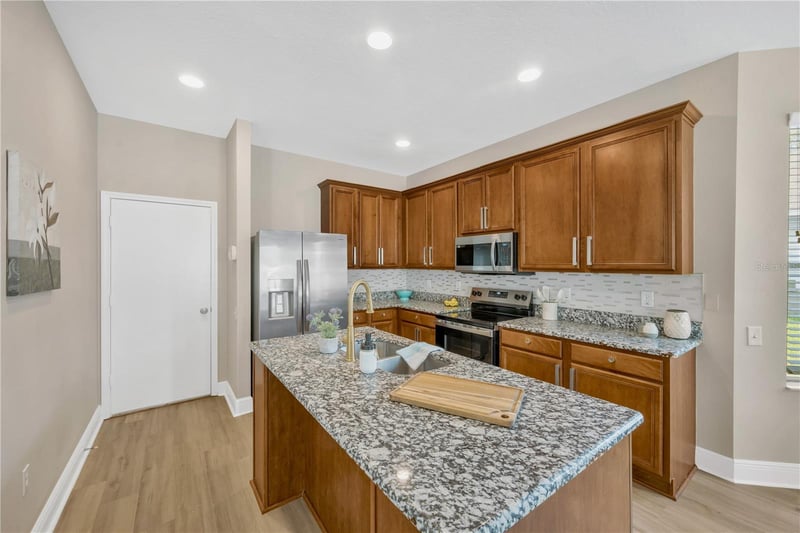 1804 Samantha Ln, Valrico, FL 33594