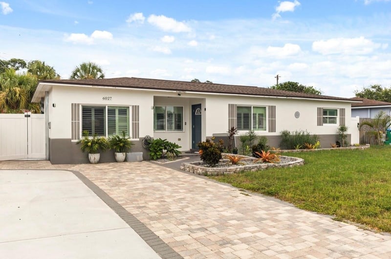 6027 43rd Ter N, Kenneth City, FL 33709