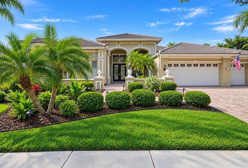 9108 Woodridge Run Dr, Tampa, FL 33647