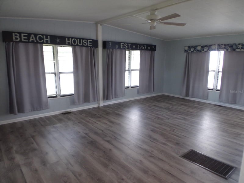 5127 8th St W, Bradenton, FL 34207