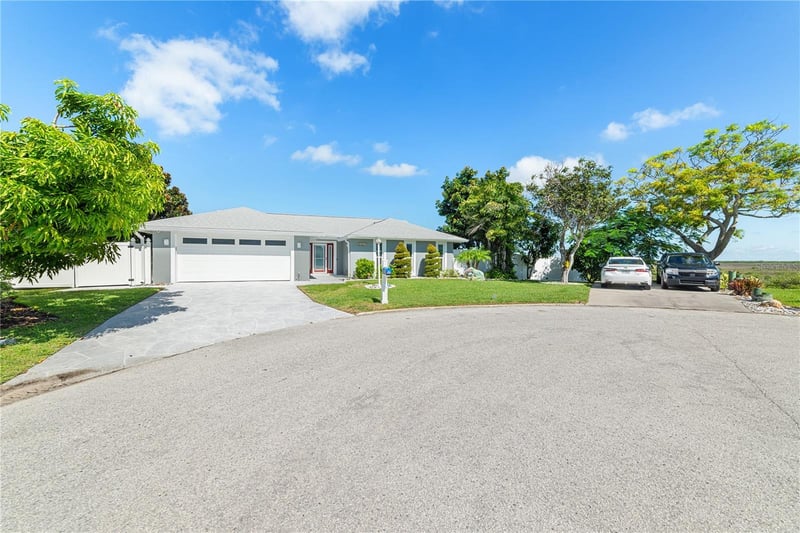 15723 Donzi Dr, Hudson, FL 34667