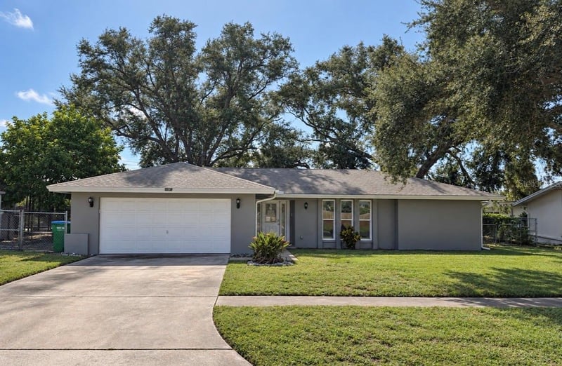 9633 Portside Dr, Seminole, FL 33776