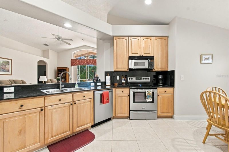16213 Nottingham Park Way, Tampa, FL 33647