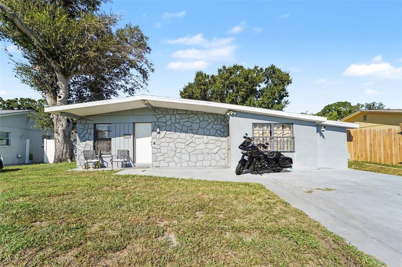 4834 Alvarado Dr, Tampa, FL 33634