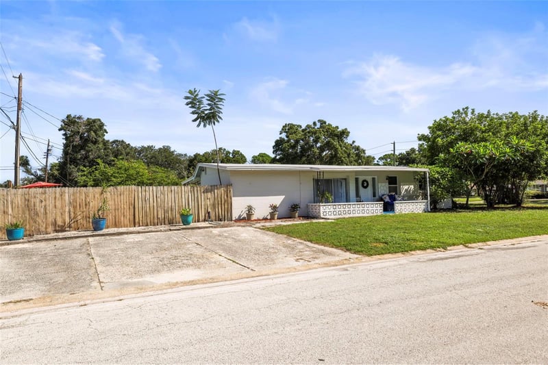 7101 35th Ave N, St Petersburg, FL 33710