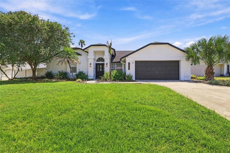 2722 Buckhorn Oaks Dr, Valrico, FL 33594