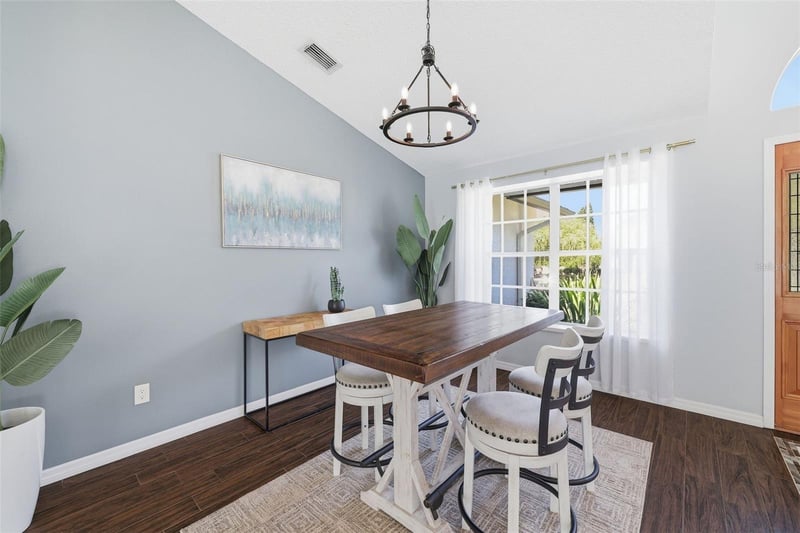 2722 Buckhorn Oaks Dr, Valrico, FL 33594